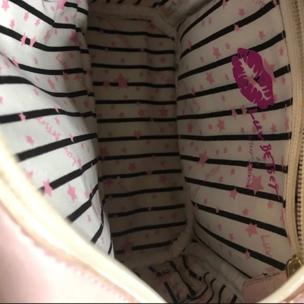 Backpack - Picture 6 of 9